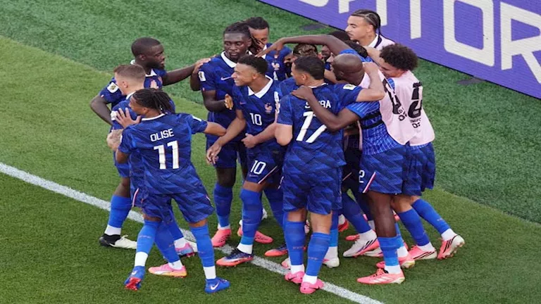 ماكرون يعلن الوقوف دقيقة حداد قبل مباراة فرنسا وإسبانيا في كأس العالم 2026